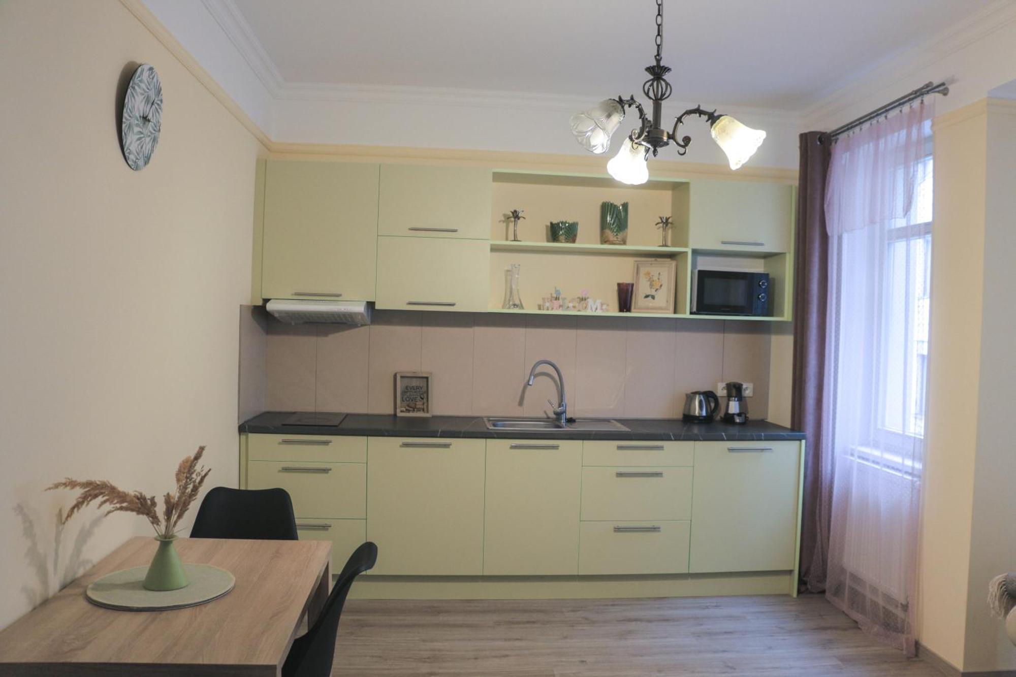 Apartments Moravska 24 การ์โลวีวารี ภายนอก รูปภาพ