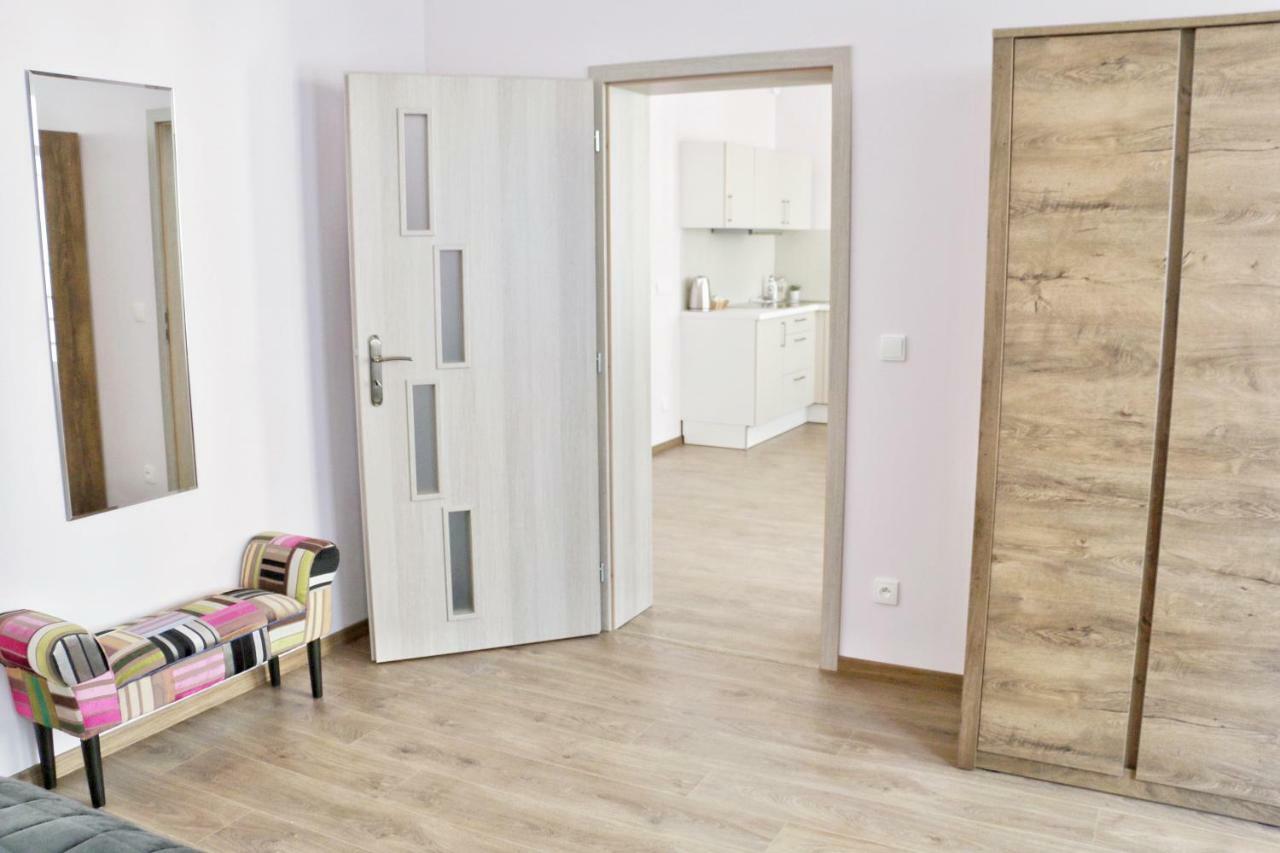 Apartments Moravska 24 การ์โลวีวารี ภายนอก รูปภาพ