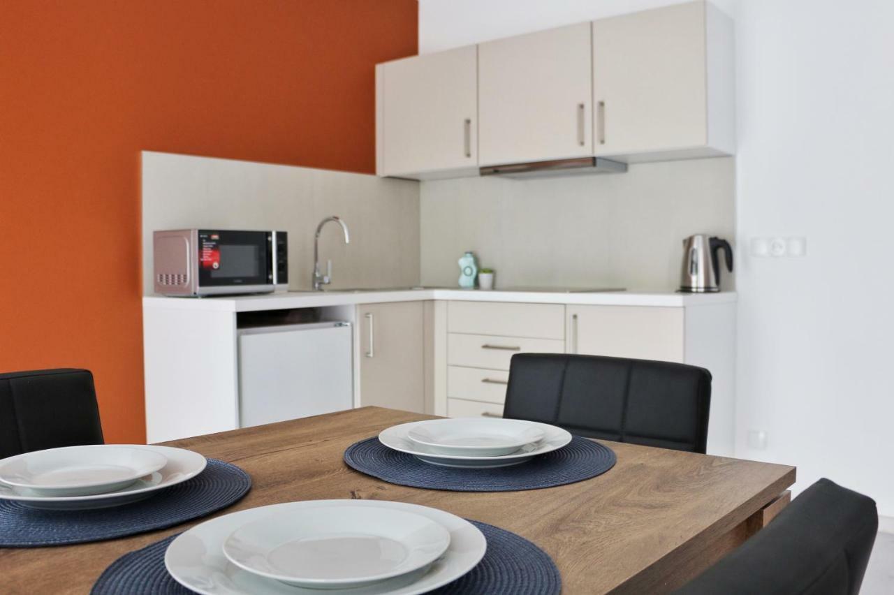 Apartments Moravska 24 การ์โลวีวารี ภายนอก รูปภาพ